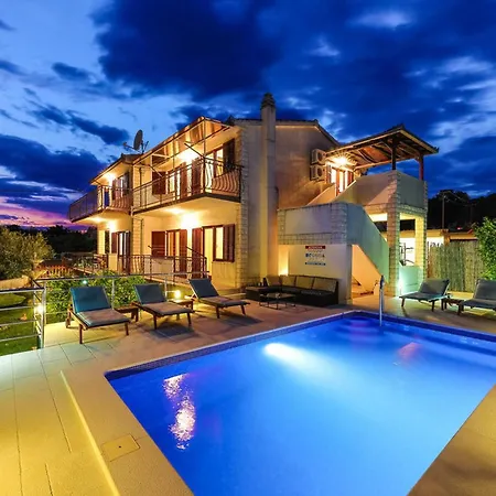 Holiday home Family Friendly House With A Swimming Pool Vrsine, Trogir - 22668 Marina