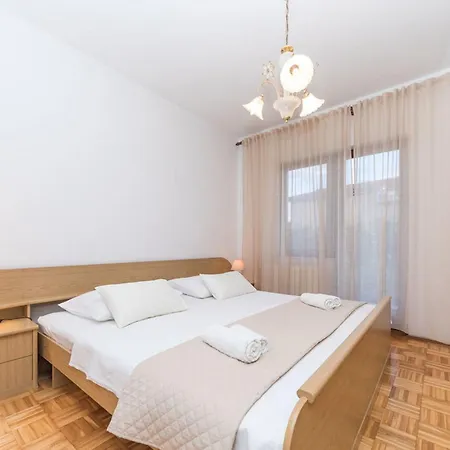 Family Friendly House With A Swimming Pool Vrsine, Trogir - 22668 펜션 *