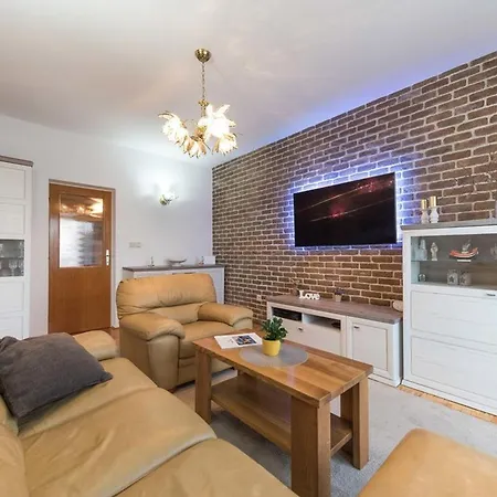 Family Friendly House With A Swimming Pool Vrsine, Trogir - 22668 * 산책길