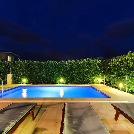 Family Friendly House With A Swimming Pool Vrsine, Trogir - 22668 펜션 산책길